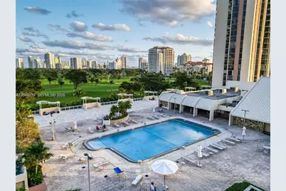 20301 W Country Club Dr #1826, Aventura, FL 33180 - Photo 21