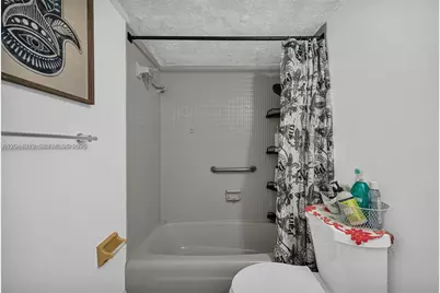942 NE 199th St #4E, Miami, FL 33179 - Photo 29