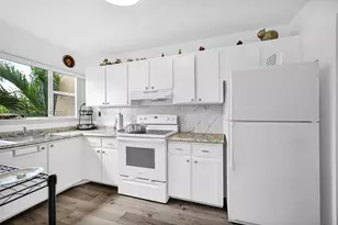 942 NE 199th St, Miami, FL 33179 - Photo 7