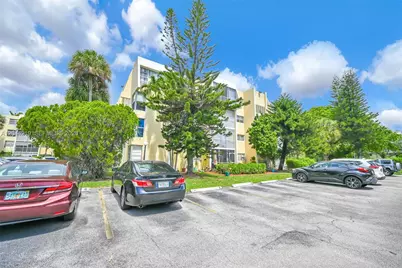 942 NE 199th St #4E, Miami, FL 33179 - Photo 35