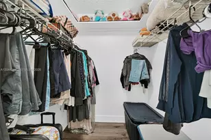 942 NE 199th St, Miami, FL 33179 - Photo 25