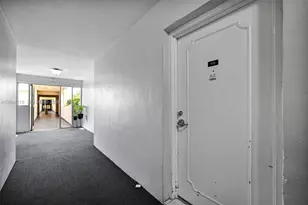 942 NE 199th St, Miami, FL 33179 - Photo 3