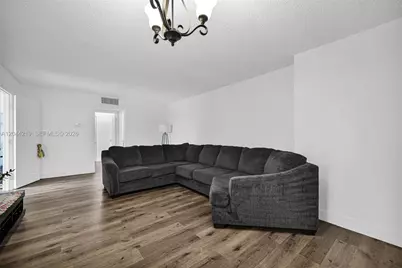 942 NE 199th St #4E, Miami, FL 33179 - Photo 11