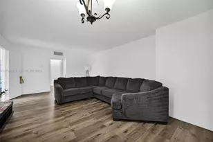 942 NE 199th St, Miami, FL 33179 - Photo 11