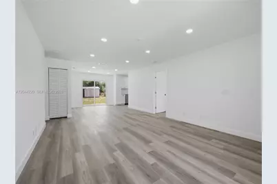 1229 18th Ave N, Lake Worth, FL 33460 - Photo 5