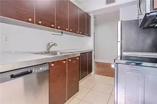 1011 Bay Dr, Miami Beach, FL 33141 - Photo 9