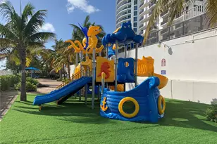 6039 Collins Ave, Miami Beach, FL 33140 - Photo 19