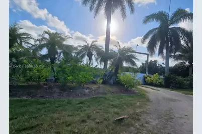 19550 SW 162nd Ave, Miami, FL 33187 - Photo 11