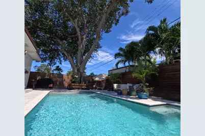 2220 SW 25th St, Miami, FL 33133 - Photo 7