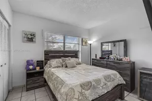 8186 NW 98th Terrace, Hialeah Gardens, FL 33016 - Photo 11