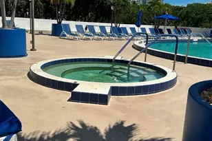3701 N Country Club Dr, Aventura, FL 33180 - Photo 5