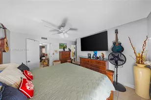 1950 W 54th St, Hialeah, FL 33012 - Photo 19
