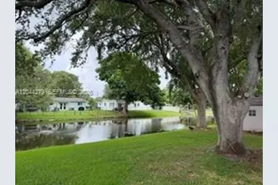 9301 SW 54th St, Cooper City, FL 33328 - Photo 7