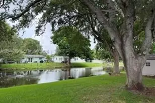 9301 SW 54th St, Cooper City, FL 33328 - Photo 7