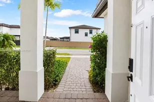 22886 SW 128th Pl, Miami, FL 33170 - Photo 5