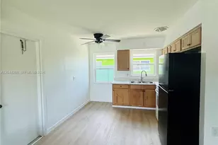2423 Jeffcott St, North Fort Myers, FL 33901 - Photo 3
