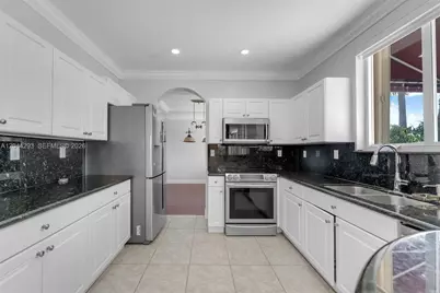 3906 NE 20th St, Homestead, FL 33033 - Photo 13