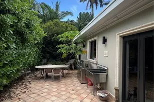 1338 N Venetian Way, Miami, FL 33139 - Photo 3