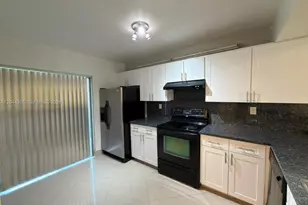 862 Crystal Lake Dr, Deerfield Beach, FL 33064 - Photo 5