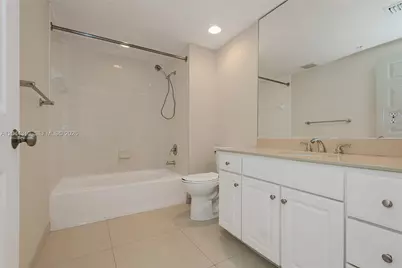 2000 N Bayshore Dr #516, Miami, FL 33137 - Photo 23