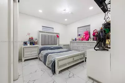 8330 SW 25th St, Miami, FL 33155 - Photo 15