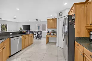19322 NW 11th St, Pembroke Pines, FL 33029 - Photo 13