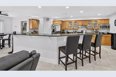 19322 NW 11th St, Pembroke Pines, FL 33029 - Photo 17