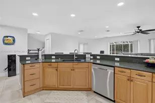 19322 NW 11th St, Pembroke Pines, FL 33029 - Photo 15