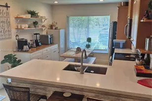 1359 Summit Run Cir, West Palm Beach, FL 33415 - Photo 5