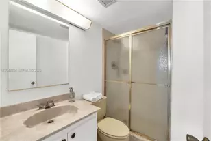 2851 NE 183rd St, Aventura, FL 33160 - Photo 13