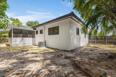 770 NE 160th St, Miami, FL 33162 - Photo 33