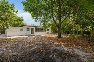 770 NE 160th St, Miami, FL 33162 - Photo 27