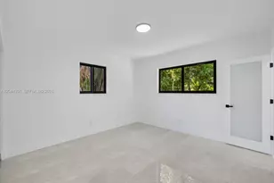 770 NE 160th St, Miami, FL 33162 - Photo 21
