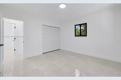 770 NE 160th St, Miami, FL 33162 - Photo 25