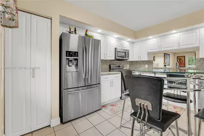 12900 SW 13th St #309E, Pembroke Pines, FL 33027 - Photo 11