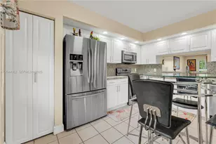 12900 SW 13th St, Pembroke Pines, FL 33027 - Photo 11