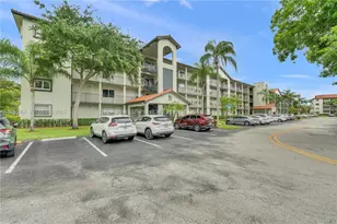 12900 SW 13th St, Pembroke Pines, FL 33027 - Photo 1