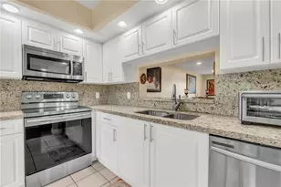 12900 SW 13th St, Pembroke Pines, FL 33027 - Photo 13