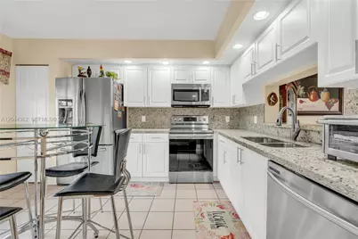 12900 SW 13th St #309E, Pembroke Pines, FL 33027 - Photo 9
