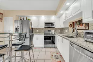 12900 SW 13th St, Pembroke Pines, FL 33027 - Photo 9