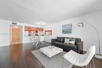 1200 Brickell Bay Dr #3614, Miami, FL 33131 - Photo 7