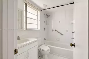 7705 SW 86th St, Miami, FL 33143 - Photo 9