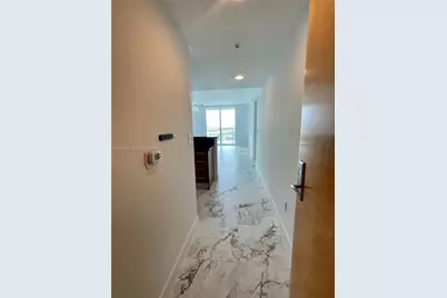 253 NE 2nd St #2409, Miami, FL 33132 - Photo 3
