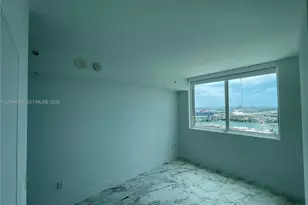 253 NE 2nd St, Miami, FL 33132 - Photo 21