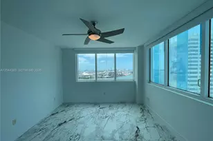 253 NE 2nd St, Miami, FL 33132 - Photo 33