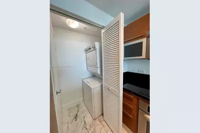 253 NE 2nd St #2409, Miami, FL 33132 - Photo 9