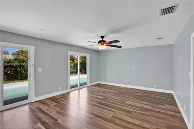 611 SW 76th Ter, North Lauderdale, FL 33068 - Photo 15
