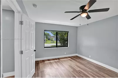 611 SW 76th Ter, North Lauderdale, FL 33068 - Photo 29
