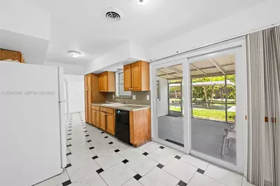 733 N Rainbow Dr, Hollywood, FL 33021 - Photo 11