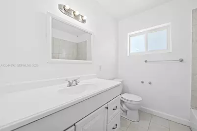 733 N Rainbow Dr, Hollywood, FL 33021 - Photo 17